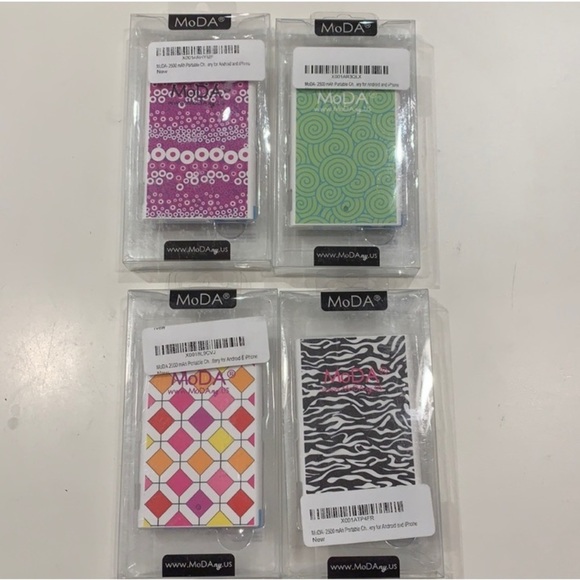 MoDa New York Patterned Phone Chargers - Pink, Green, Multicolor - Picture 2 of 5